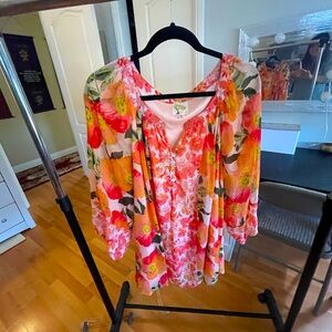 Fig and flower blouse size 3X